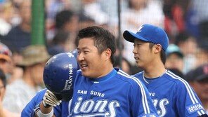 [포토] 괴물 잡는 최형우, 류현진 상대로 홈런포 작렬