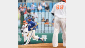 최형우, 1호 홈런은 2군서 도닦은 덕분