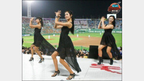 [포토]‘롯데여신’ 치어리더 박기량 ‘우월한 기럭지’