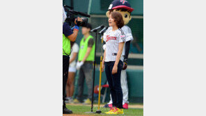 [포토] 윤하, 음이탈로 귀여운 굴욕…그렇다면 시구는?