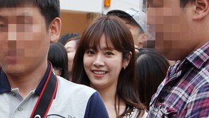 [포토] 한지민 홍대 떴다! 웃기만 했는데 ‘자체발광’