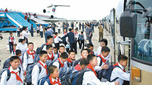 김정은, 아사 속출하는데 특별기 띄워 조선소년단 2만명 평양에 왜 불렀을까