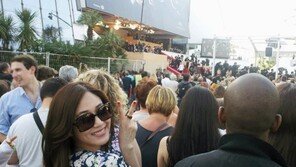 김효진, 칸 비하인드컷 ‘유지태도 반한 수수매력’