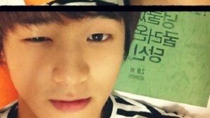 씨엔블루 강민혁, ‘넝굴당’ 귀요미 대본 셀카! 국민 남동생 등극