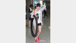 [포토] 손연재, 훌라후프 들고 ‘나름 꾸몄어요~’