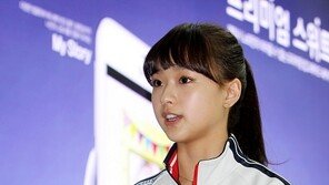 [포토] ‘체조요정’ 손연재, 질문에 답할 땐 예의바르게~