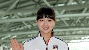 [포토] 손연재, 손인사 하는데 ‘모델비율이 보여’