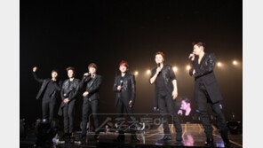 신화, 5년만에 일본 공연..3만명 ‘열광’