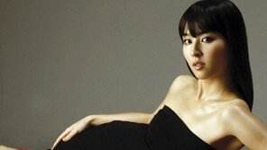  한혜진 8년전, ‘맥심’ 모델…치명적인 섹시 어깨라인 돋보여 