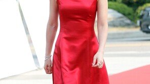 [포토] ‘더 뮤지컬 어워즈’ 김선영, 레드카펫 금기룩 ‘위풍당당’