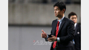 [최현길이 만난 사람] 최용수 감독 “닭치고 복수!…수원 깰 비책 찾았다”