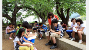 더울땐 그늘 밑에서 독서가 최고