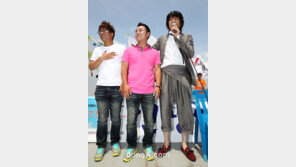 [SD포토] 김장훈, ‘연평도 같이 가는 친구들이에요’