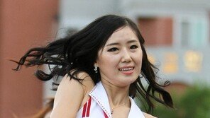 [포토] 치어리더, 수줍은 손동작 안무