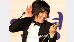 [SD포토] 김장훈 ‘안들려요~ 더 크게!’