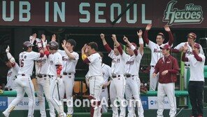 [포토] 강정호 연타석 홈런 ‘이러다 국민타자 되겠어’