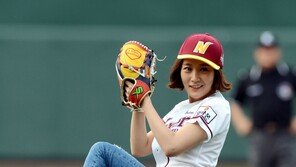 [포토] 임정은, 몸매되고 연기되고 시구까지…‘매력녀 등극’