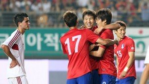 [포토] ‘한국-시리아’ 2골 넣은 김기희, 이러다 공격수 될 기세