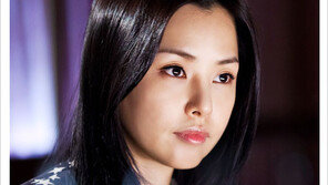 [우먼 동아일보 스타 뷰티] 그윽한 음영이 포인트! 이하늬의 ‘소프트 스모키 메이크업’ 노하우