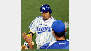 박석민, 포스아웃 착각 실책…혹시 새 개그코드?