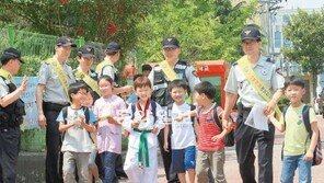 [광주/전남]“학교폭력 없어질 때까지…” 경찰관 하굣길 순찰