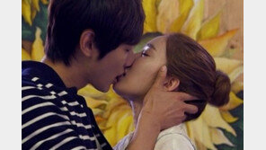 [영상] 지현우 유인나 돌발 고백 “인나씨 사랑합니다”