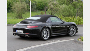 포르쉐 911 신형 타르가 포착! 과거로 돌아간 듯…