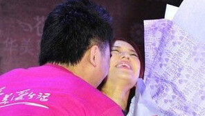 아오이소라, 中 남성 팬의 기습포옹에 ‘웃음꽃’