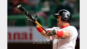 [스타플러스] “난 장팔사모 배트맨”…이호준, 그가 젊어졌다