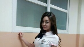 강예빈, 단정한 교복 속 볼륨감 방출 ‘헉’
