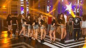 달샤벳, 컴백 무대서 매끈 각선미 과시… ‘모델돌 포스’
