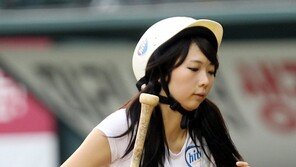 [포토] LG 배트걸, ‘바쁘다 바빠~’