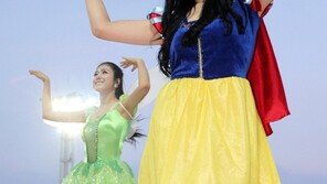 [포토] 롯데 치어리더 `백설공주와 함께 춤을`