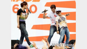 [포토] 울랄라세션, 박명수도 울고 갈 ‘불장난 댄스’