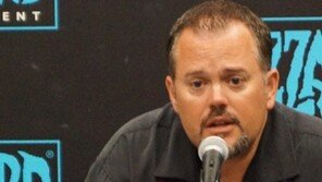 [인터뷰] “‘자유의 날개’ 있어야  확장팩 가능”