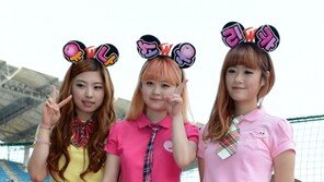 [포토] 클리나, 미키마우스 머리띠하고 귀여운 브이~