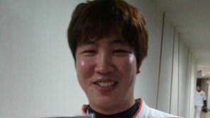 [런다운] 롯데 김성배 “내게도 조공팬이…”  알고보니 남동생 팬들 ‘선물 공세’