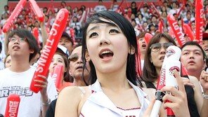 [포토] 치어리더, 수영복 같은 의상에 ‘핫’한 매력