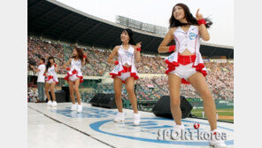 [포토] 치어리더, 꿀벅지 댄스로 男心매혹