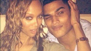 톱모델 타이라뱅크스, 14세 연하 모델과 호텔서…‘발각’ 