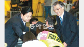 [민주 새 지도부 출범]“이젠 대선 승리로” 문재인 17일 출마 선언… 유력주자중 처음