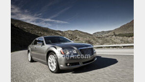 럭셔리 세단으로 자리매김 ‘뉴 300C 프레스티지’ 출시