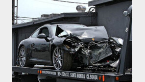 ‘사고뭉치’ 린제이 로한, 포르쉐 타다 대형사고