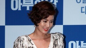 [SD포토] 김성령, 아찔 쇄골+볼륨감 ‘관능미 철철’