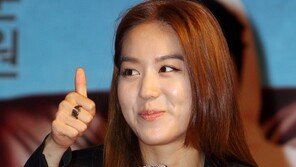 [포토] 김희정 엄지손 치켜들며 ‘저 술 잘 마십니다’ 