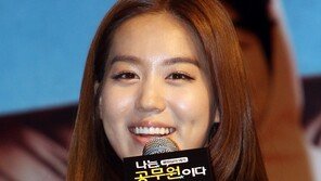 [포토] 김희정, 미소만 지었을 뿐인데 ‘비주얼 폭발’