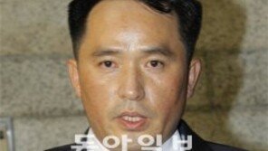 “천안함 장병들 욕되게 하지말라”… 법정서 울먹인 최원일 前함장