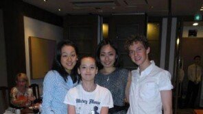 ‘피겨 엘프’ 최진주, 안도 미키와 ‘인증샷’… 아사다 마오는?