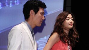 [SD포토] 이정재-전지현 ‘다정한 연인 분위기 물씬’