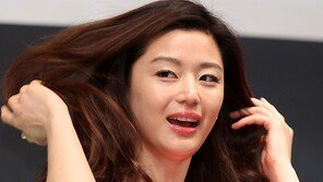 [SD포토] 전지현 머리결 찰랑 ‘샴푸 광고 또 안들어오나?’